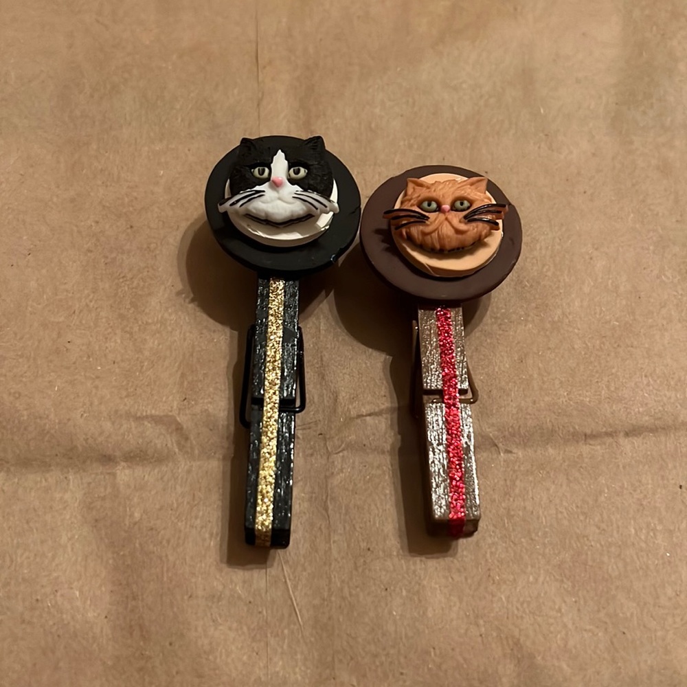 Adorable cat clips for chips or papers.